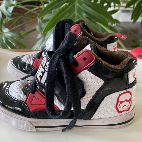 Disney Star Wars Stormtroopers The First Order High Top Sneakers. Boys Size 13 - Picture 2 of 7